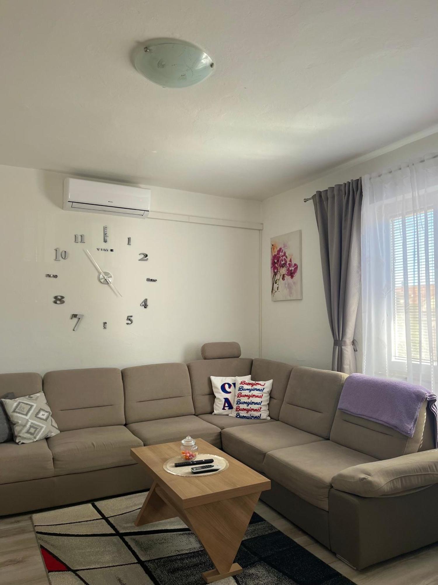 Apartman Marta 자다르 외부 사진